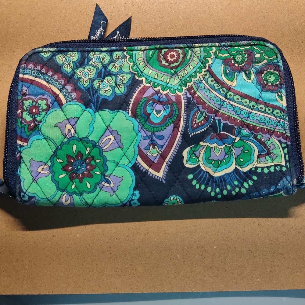Vera Bradley wallet good condition